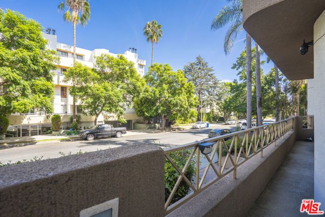 333 Westminster Avenue 104, Los Angeles, CA 90020