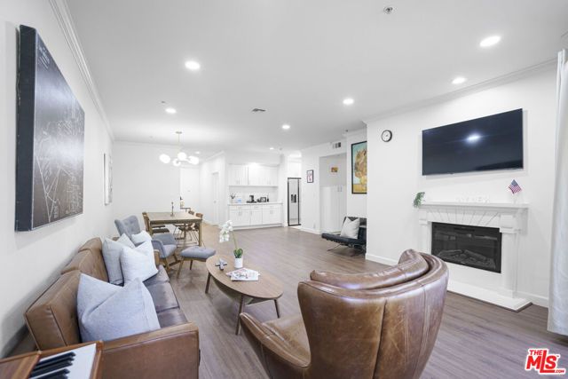333 Westminster Avenue 104, Los Angeles, CA 90020