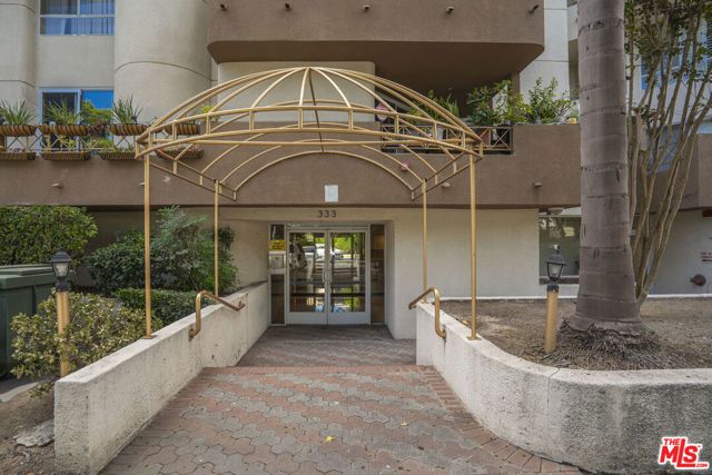 333 Westminster Avenue 104, Los Angeles, CA 90020
