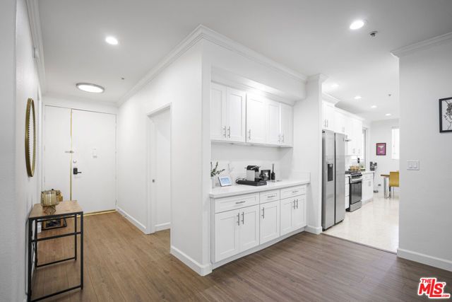 333 Westminster Avenue 104, Los Angeles, CA 90020
