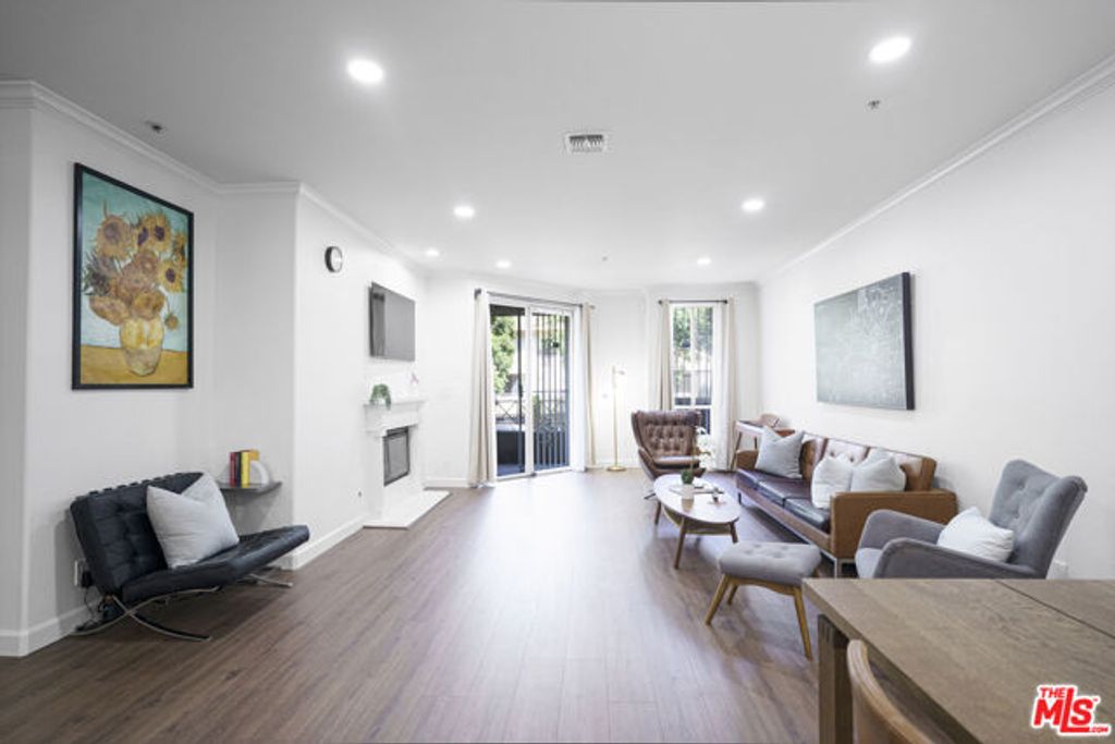 333 Westminster Avenue 104, Los Angeles, CA 90020