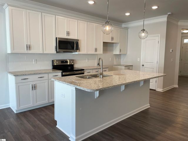 604 Autumn Lake Road, Simpsonville, SC 29681