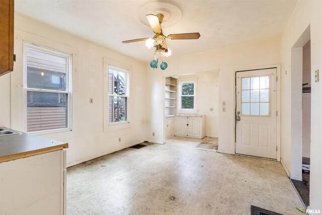 1612 W 3rd Street, Davenport, IA 52802