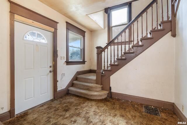 1612 W 3rd Street, Davenport, IA 52802