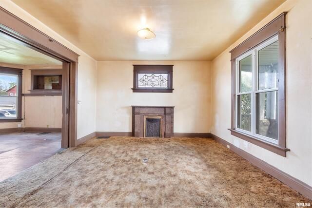 1612 W 3rd Street, Davenport, IA 52802