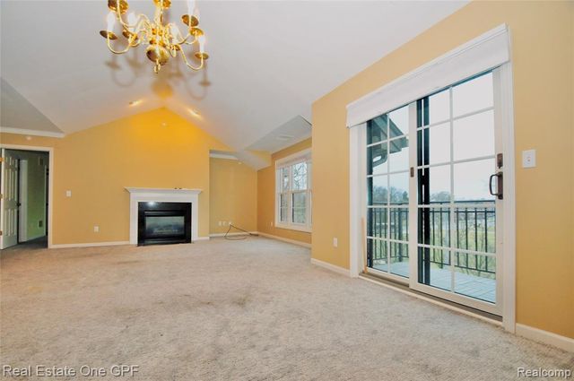 26 Pointe Park Place 303, Grosse Pointe Park, MI 48230