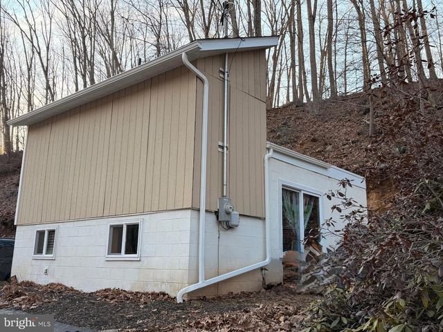 4312 FISSELS CHURCH RD, Glen Rock, PA 17327