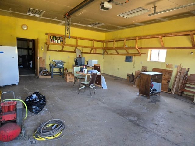 8050 S Leverich Road, Bozeman, MT 59715