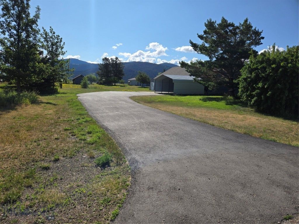 8050 S Leverich Road, Bozeman, MT 59715