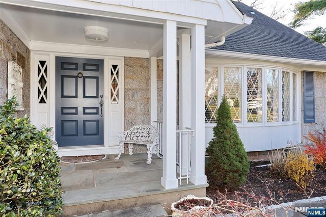 26 Glenwood Road, Tenafly, NJ 07670