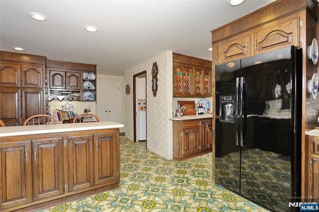 26 Glenwood Road, Tenafly, NJ 07670