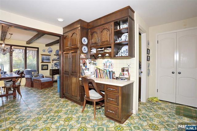 26 Glenwood Road, Tenafly, NJ 07670