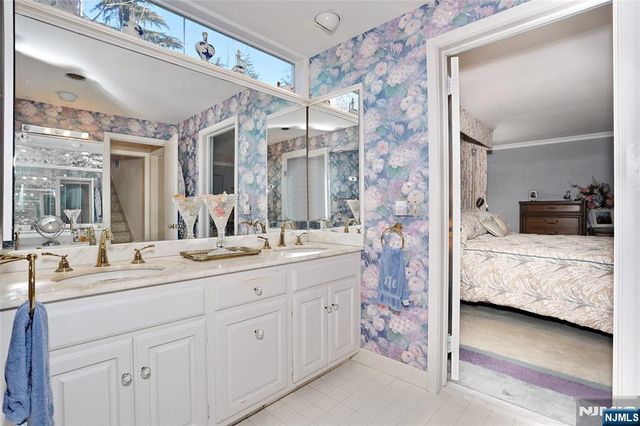 26 Glenwood Road, Tenafly, NJ 07670