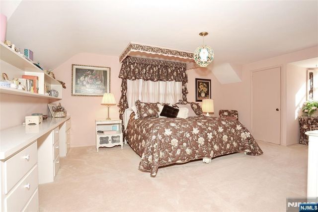 26 Glenwood Road, Tenafly, NJ 07670