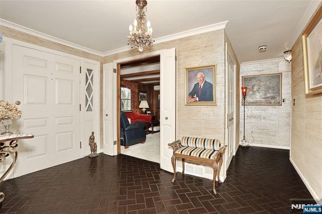 26 Glenwood Road, Tenafly, NJ 07670