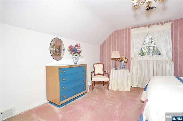 26 Glenwood Road, Tenafly, NJ 07670