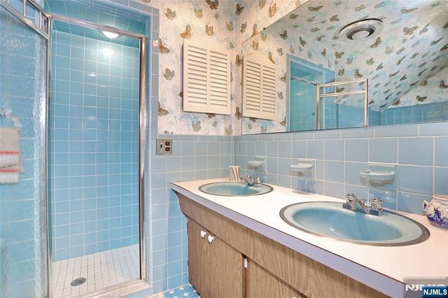 26 Glenwood Road, Tenafly, NJ 07670