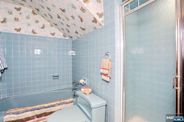 26 Glenwood Road, Tenafly, NJ 07670