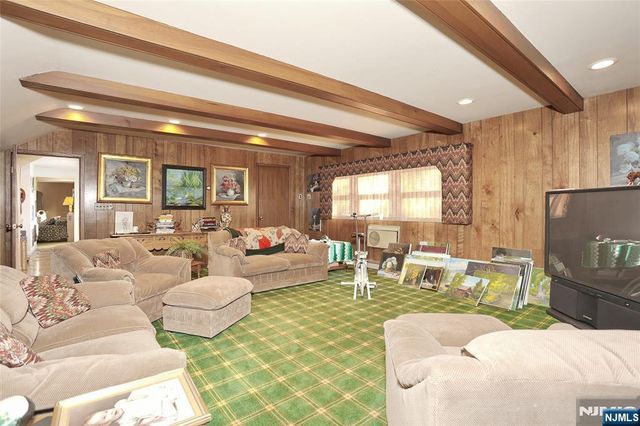 26 Glenwood Road, Tenafly, NJ 07670