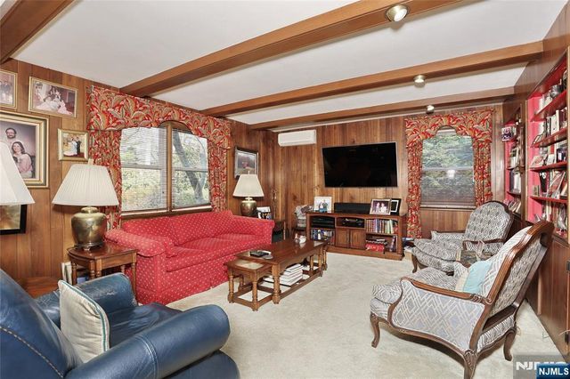 26 Glenwood Road, Tenafly, NJ 07670