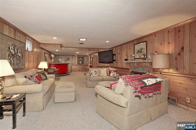 26 Glenwood Road, Tenafly, NJ 07670