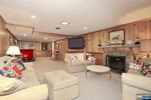 26 Glenwood Road, Tenafly, NJ 07670