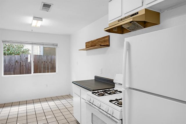 327 22nd St, Sacramento, CA 95816