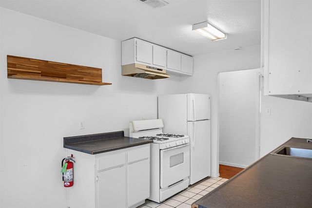 327 22nd St, Sacramento, CA 95816