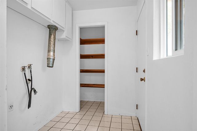 327 22nd St, Sacramento, CA 95816