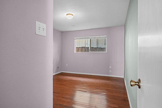 327 22nd St, Sacramento, CA 95816