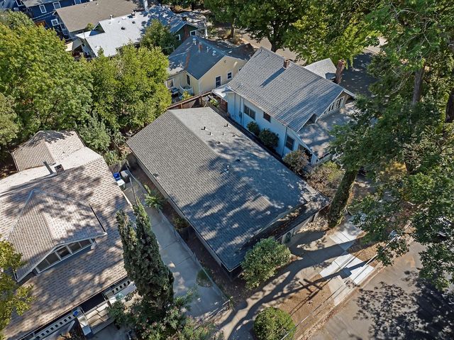327 22nd St, Sacramento, CA 95816