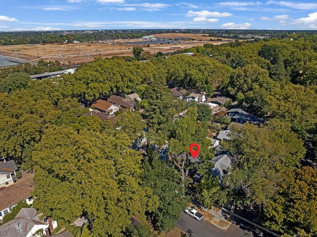 327 22nd St, Sacramento, CA 95816