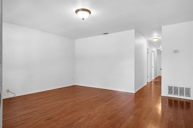 327 22nd St, Sacramento, CA 95816