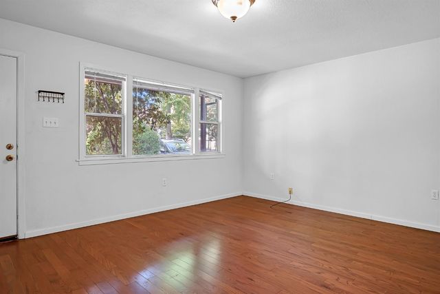 327 22nd St, Sacramento, CA 95816