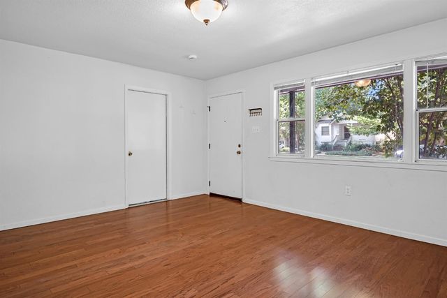 327 22nd St, Sacramento, CA 95816