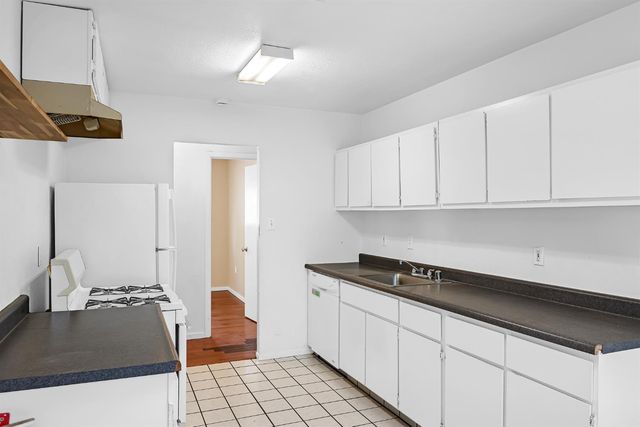 327 22nd St, Sacramento, CA 95816