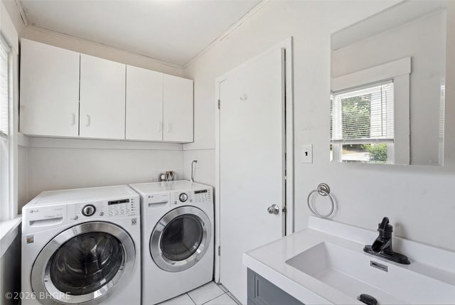 2322 E 11th Street, Des Moines, IA 50316