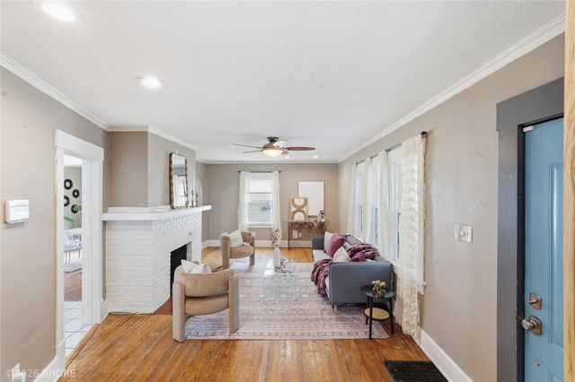 2322 E 11th Street, Des Moines, IA 50316