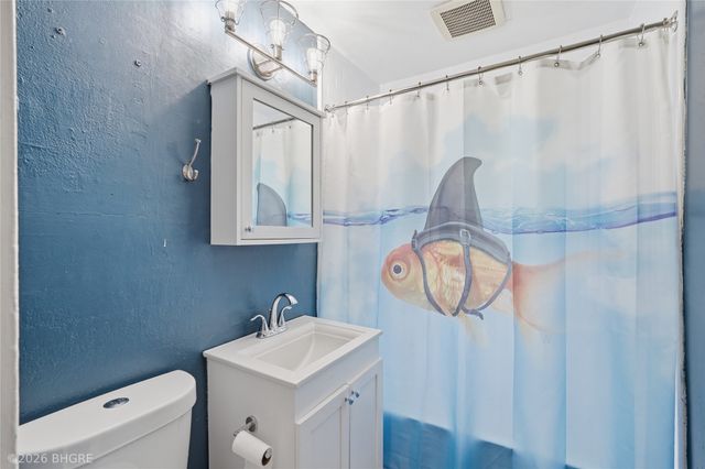 2322 E 11th Street, Des Moines, IA 50316