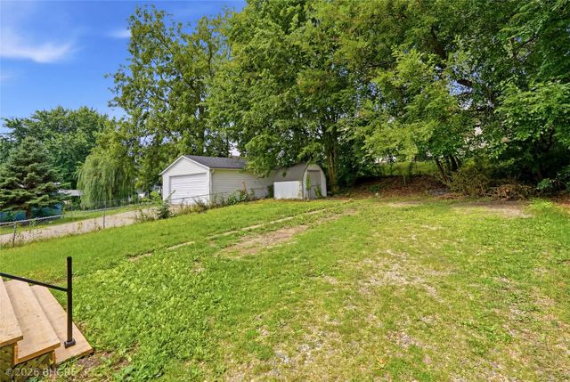 2322 E 11th Street, Des Moines, IA 50316