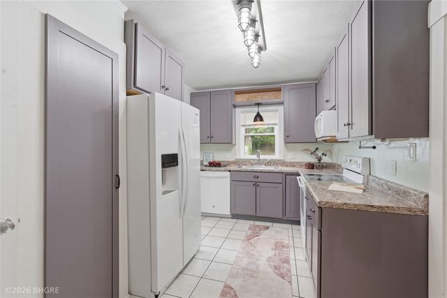 2322 E 11th Street, Des Moines, IA 50316