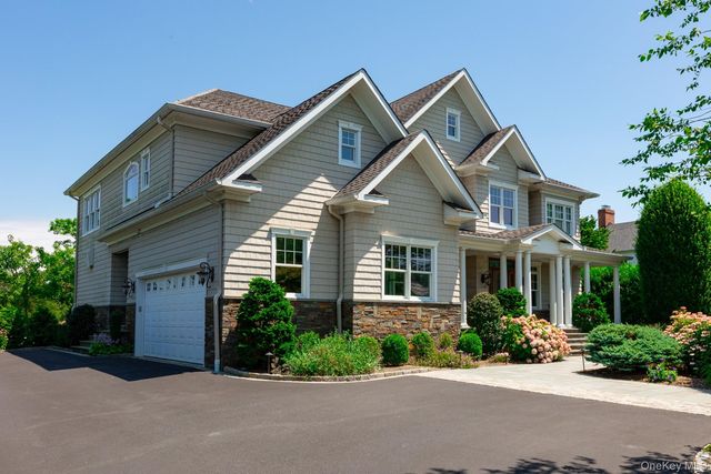 147 Eaton Lane, West Islip, NY 11795