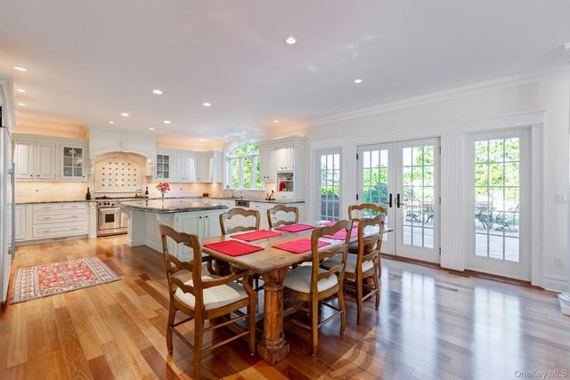 147 Eaton Lane, West Islip, NY 11795