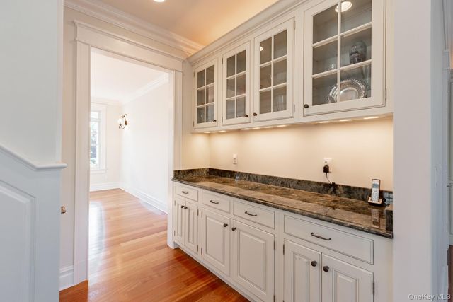 147 Eaton Lane, West Islip, NY 11795