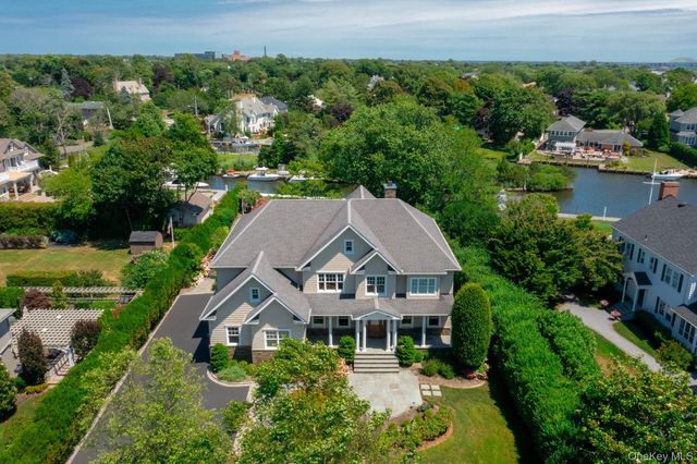 147 Eaton Lane, West Islip, NY 11795