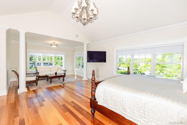 147 Eaton Lane, West Islip, NY 11795