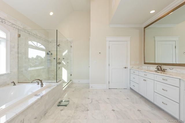 147 Eaton Lane, West Islip, NY 11795