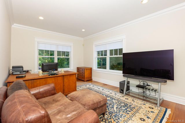 147 Eaton Lane, West Islip, NY 11795