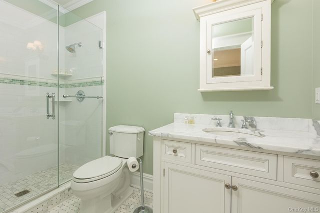 147 Eaton Lane, West Islip, NY 11795