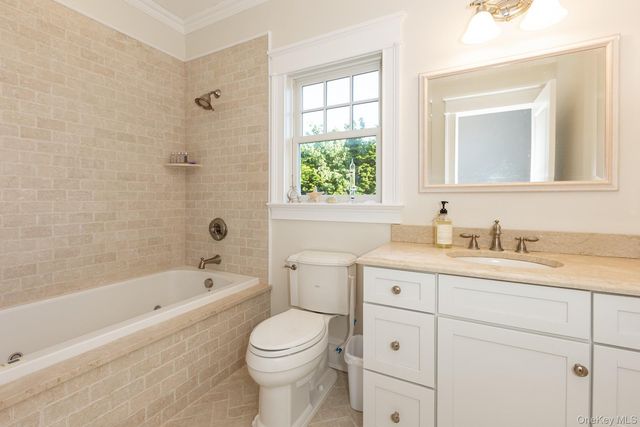 147 Eaton Lane, West Islip, NY 11795